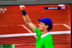 雷速体育比分官网-包含美国网球队鏖战法国网球队，瓦林卡爆发神勇的词条