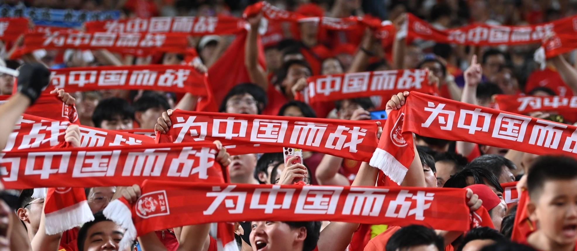 足坛热血战役，球场激情澎湃的简单介绍