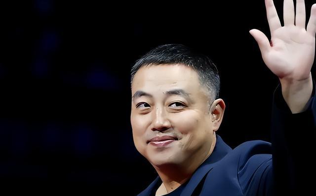 棒球赛场上刘国梁再创辉煌
