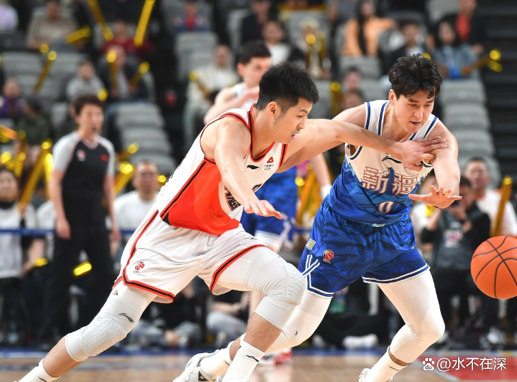 包含内地篮球赛事即将上演一场技术对抗激烈的比赛的词条